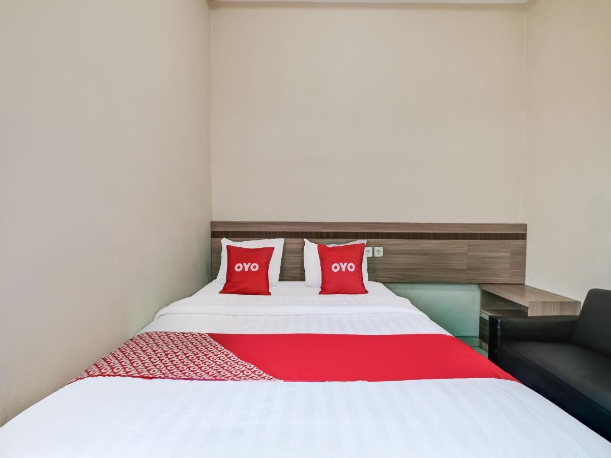 Oyo 90986 Hotel Srikandi Adisucipto Kalasan Exterior foto